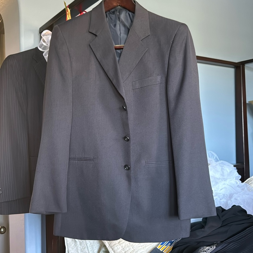 Adolfo suit size 18R
